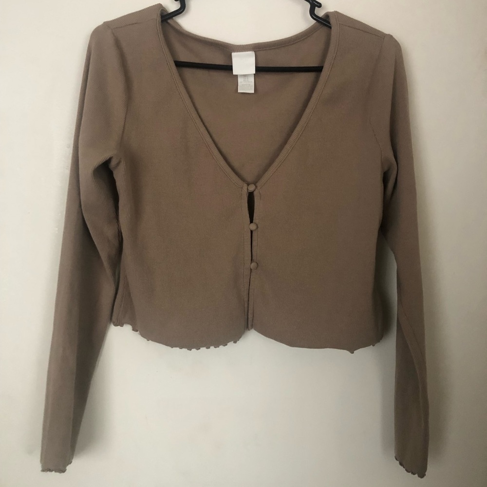 H&M button up long sleeve cropped top